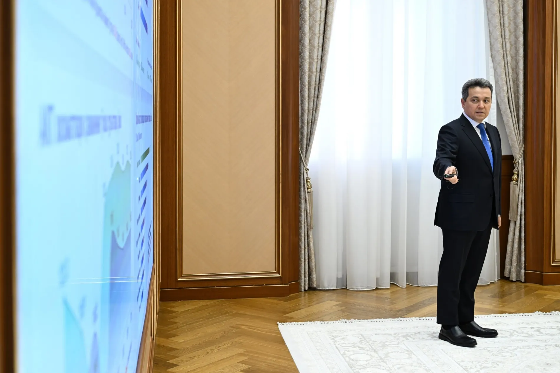 Prezident maktablarni bepul Wi-Fi bilan ta’minlash va internet tezligini oshirishni buyurdi