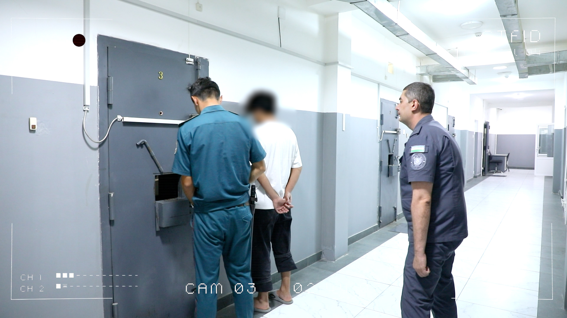 Angrenda 4 nafar oʻquvchi bitiruv kechaga pul topish uchun oʻgʻirlik qildi (video)