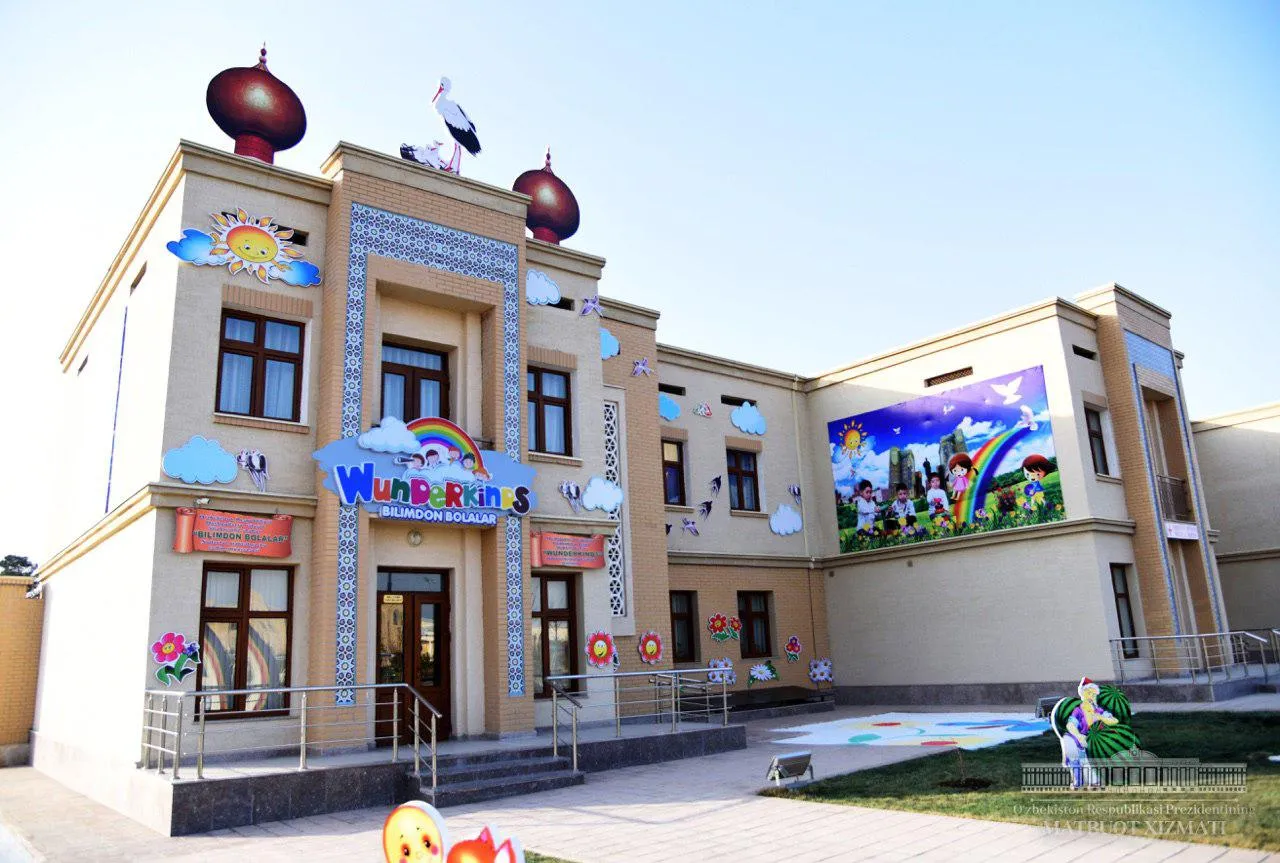 Prezident 4-sinf o'quvchisiga avtomobil sovg'a qildi: ta'lim sohasida yana kimlar avtomobil bilan taqdirlangan?