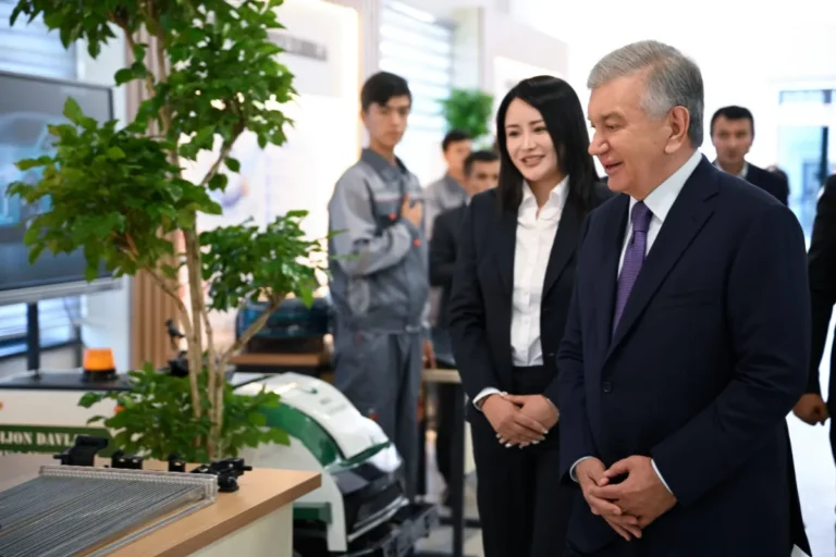 Prezident Andijondagi “Andijon-Huanya” xalqaro texnikumi faoliyati bilan tanishdi