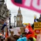 Buyuk Britaniyada oʻqituvchilar maoshi ikki yil davomida 6,5 foizga oshiriladi