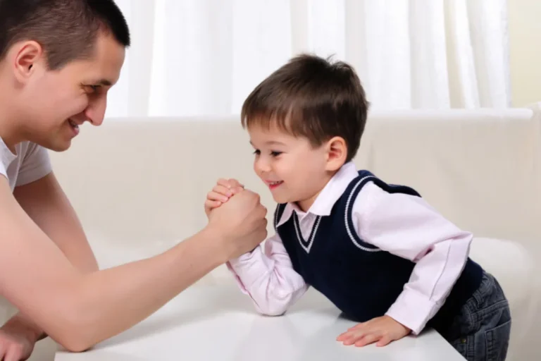 Hozirgi bolalar eshitilishni xohlaydi: ota-onalar uchun 6 muhim tavsiya