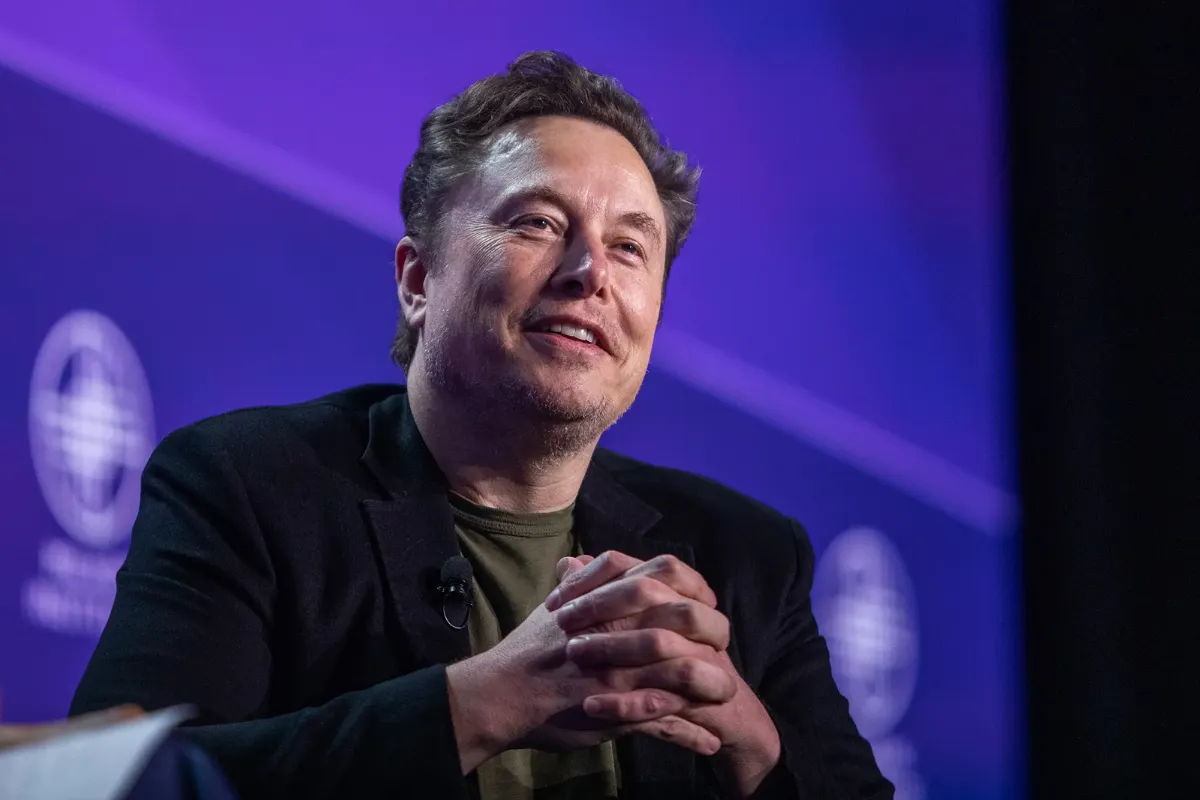 Elon Mask 2027-yilda AQShdagi 18 yoshgacha bo‘lgan bolalarga bittadan SpaceX aksiyasini bermoqchi