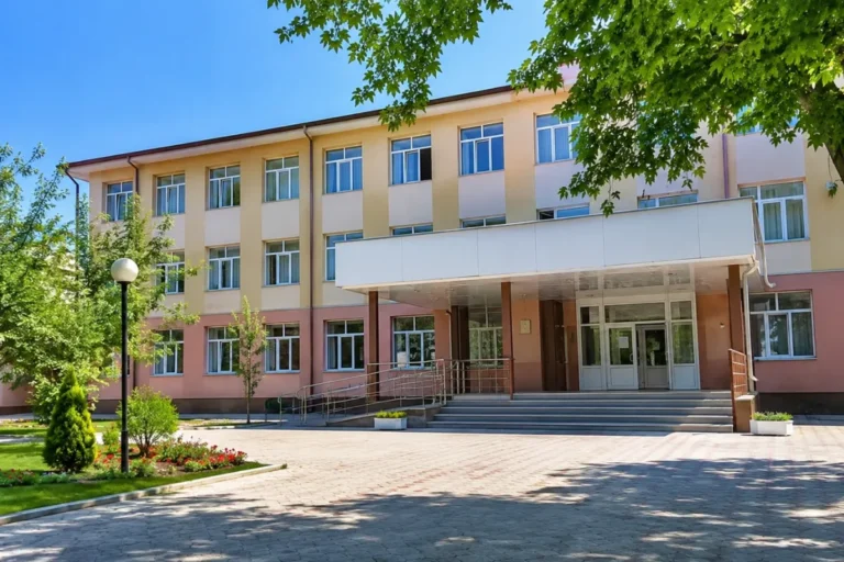 Zangiotadagi maktabda pedagoglar ta’mirlash ishlariga jalb etilgani haqidagi xabarlar yuzasidan o‘rganish ishlari boshlandi