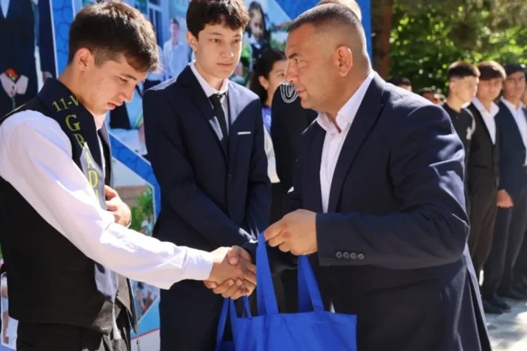 Samarqand va Buxoroda 2 000 nafardan ortiq bitiruvchi muddatidan oldin talaba bo‘ldi — statistika
