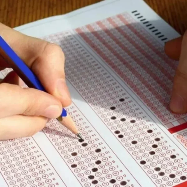 Mutaxassislik fani uchun sertifikatdan foydalanishni rad etgan abituriyent majburiy fandan ham test topshiradimi?