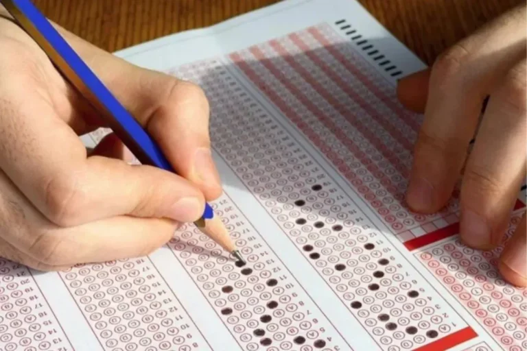 Joriy yilgi test sinovlarida 610 ming nafardan ortiq abituriyent ishtirok etdi