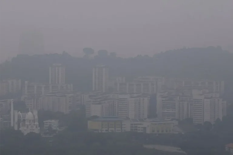 Kuchli havo ifloslanishi sabab Indoneziyada maktablar vaqtincha yopildi