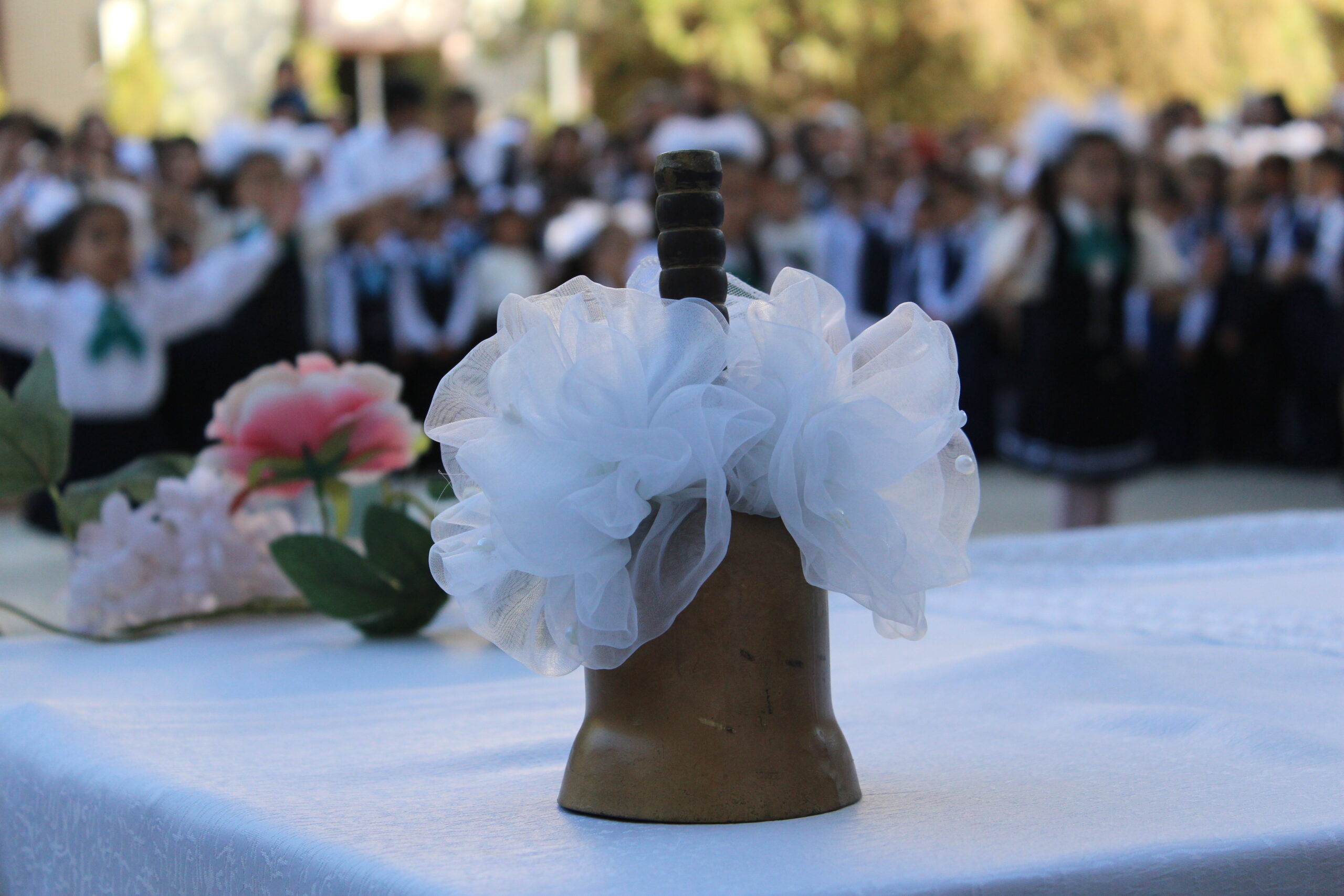 Bugundan maktablarda yangi o‘quv yili boshlandi — fotoreportaj