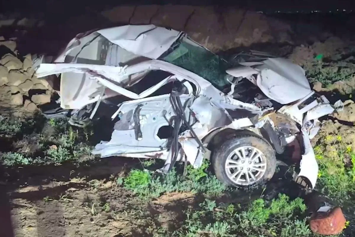 Navoiyda maktab oʻquvchilari boshqaruvidagi avtomobil YTHga uchradi, ulardan biri vafot etdi