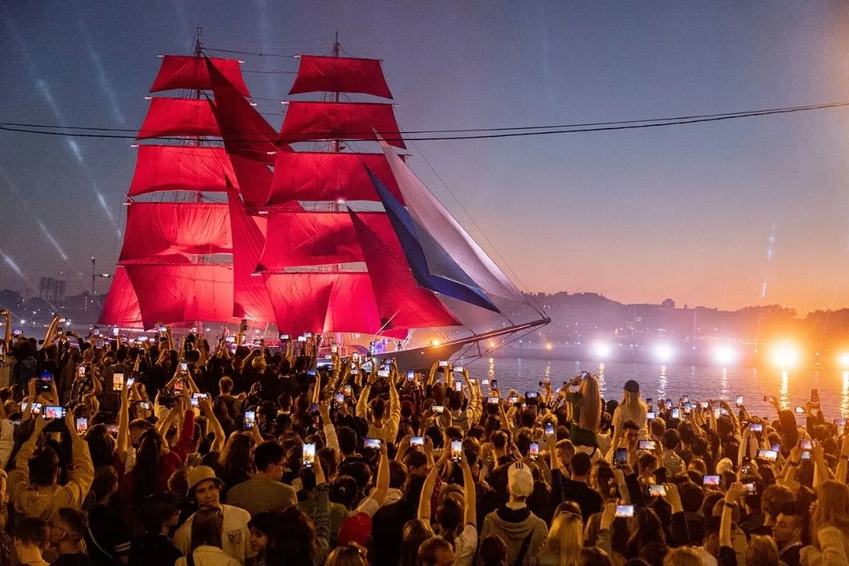 Amaldorning o‘g‘li iqtidorli o‘quvchilar qatorida Rossiyadagi bayramga yuborilgani vazirlik tomonidan o‘rganilmoqda