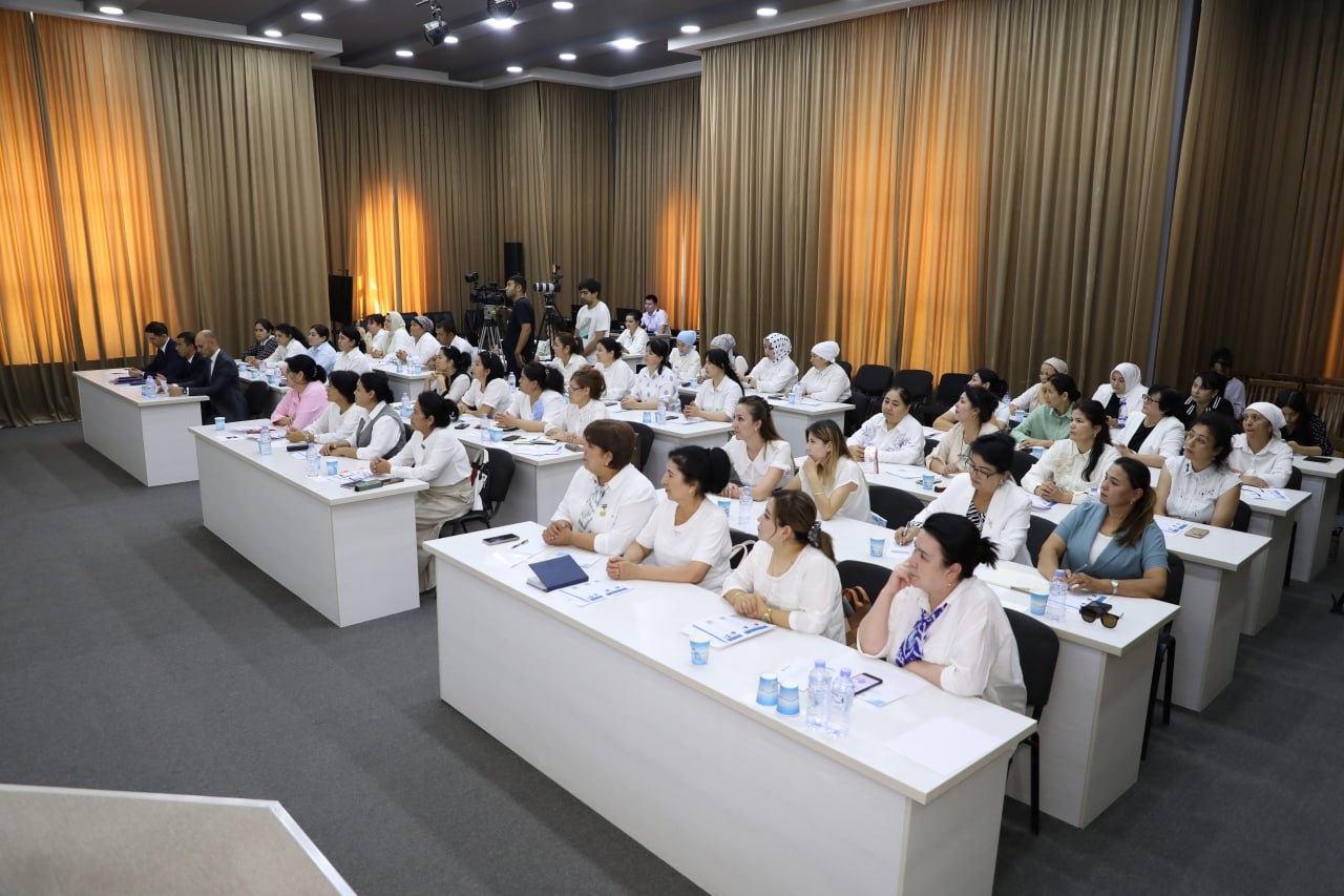 Pedagoglarning raqamli texnologiyalardan foydalanish ko‘nikmalari oshirildi