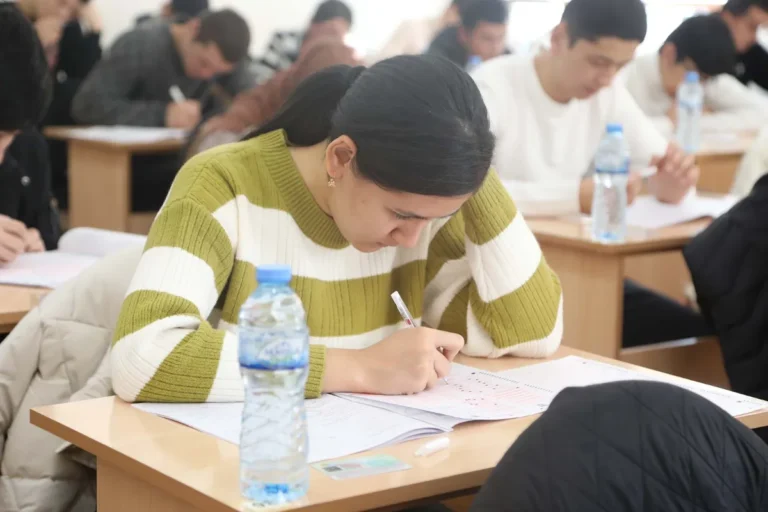 Biologiya, tarix va fizika fanlaridan o‘tkaziladigan milliy sertifikat imtihonlari uchun ruxsatnomalar e’lon qilindi (mart–aprel)