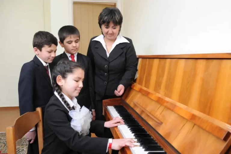 Toshkentdagi bolalar musiqa va sanʼat maktabiga Farrux Zokirov nomi beriladi
