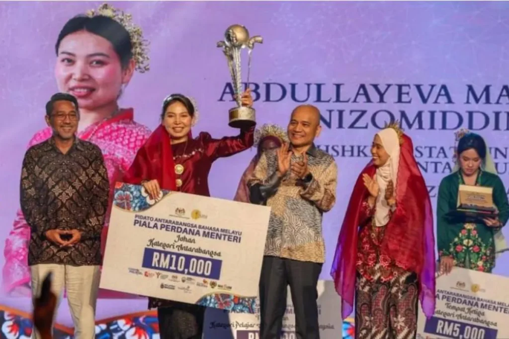 Toshkent davlat sharqshunoslik universiteti talabasi malay tilidan xalqaro tanlovda g‘olib bo‘ldi