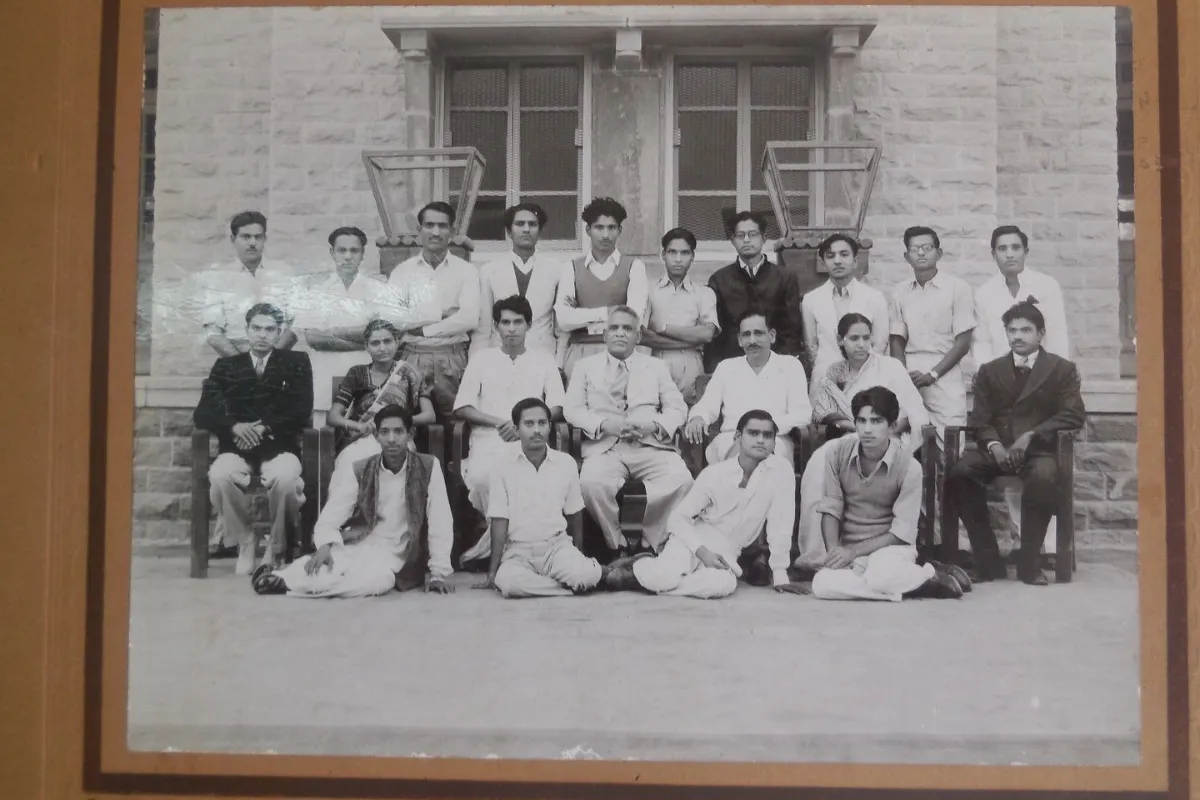 Oxirgi 100 yil ichida talaba qiyofasi qanday o‘zgardi? — turli mamlakatlar misolida