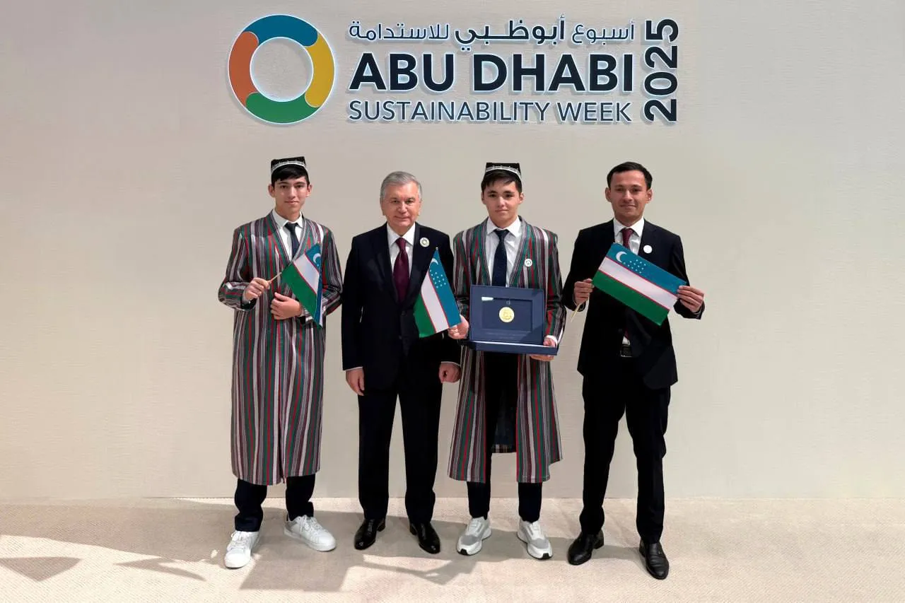 Prezident 4-sinf o'quvchisiga avtomobil sovg'a qildi: ta'lim sohasida yana kimlar avtomobil bilan taqdirlangan?