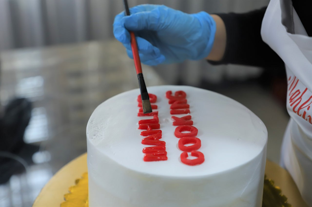 13 yoshli qiz shaxsiy brendi orqali oyiga 15 mln so'm ishlamoqda