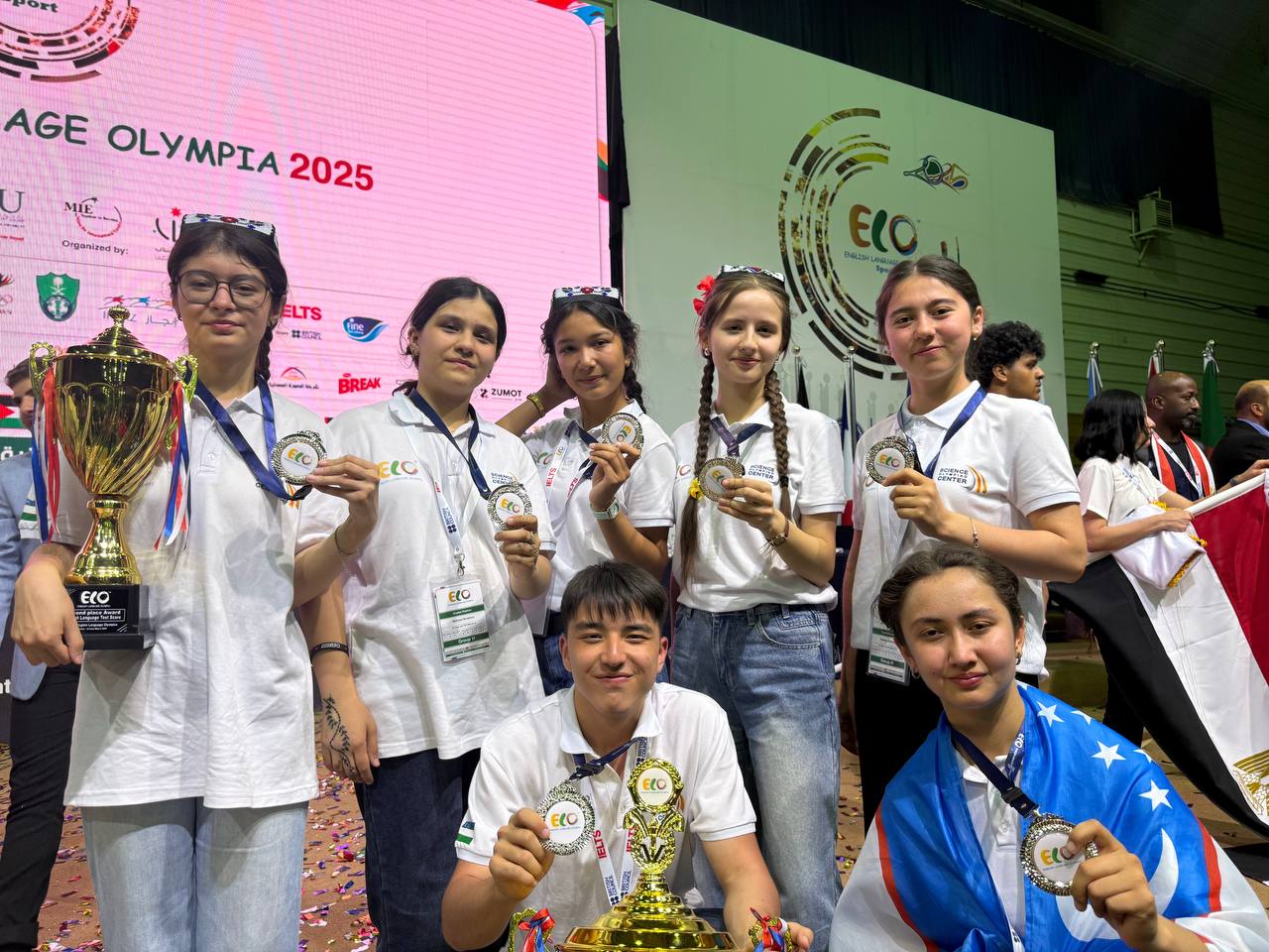 Xalqaro ingliz tili olimpiadasida Oʻzbekiston terma jamoasi 6 ta kubokni qoʻlga kiritdi