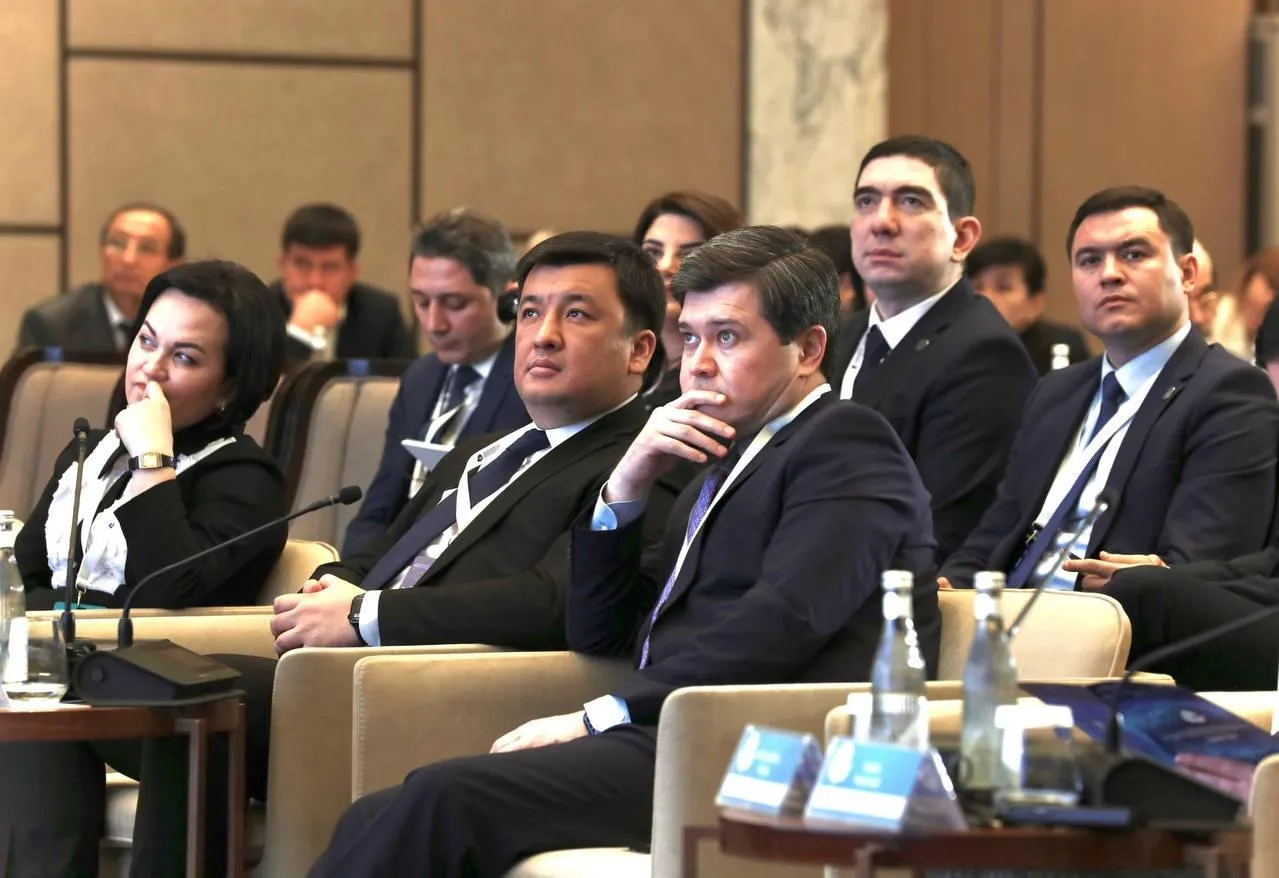 “Kelajak o‘qituvchisi sun’iy intellekt va raqamli platformalar bilan mukammal ishlashi shart” — vazir o‘rinbosari