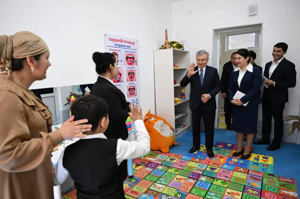 Prezident Surxondaryodagi maktab va o‘quv markazi faoliyati bilan tanishdi