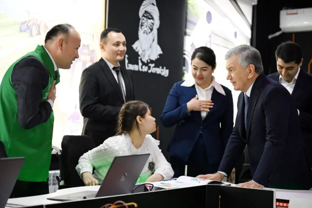 Prezident Surxondaryodagi maktab va o‘quv markazi faoliyati bilan tanishdi