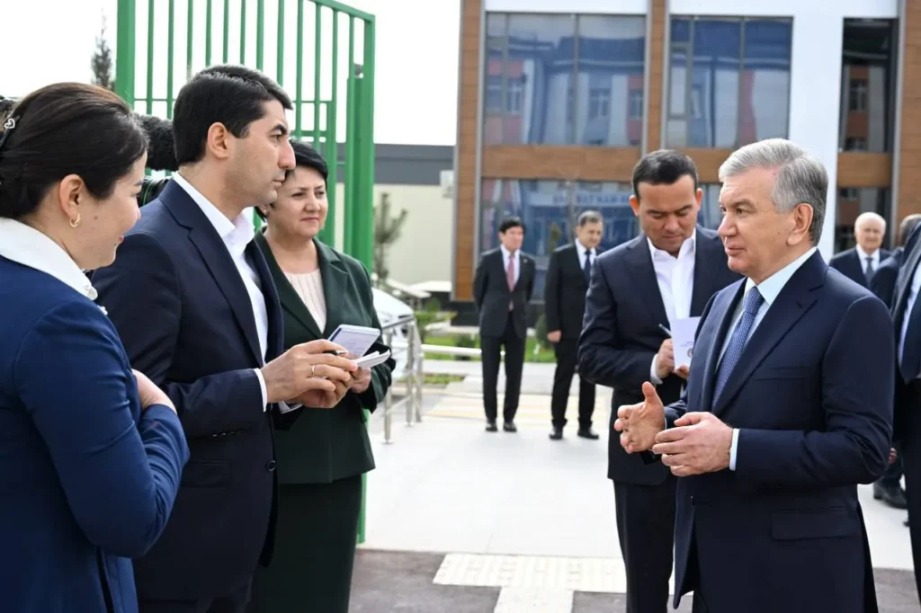 Prezident Surxondaryodagi maktab va o‘quv markazi faoliyati bilan tanishdi