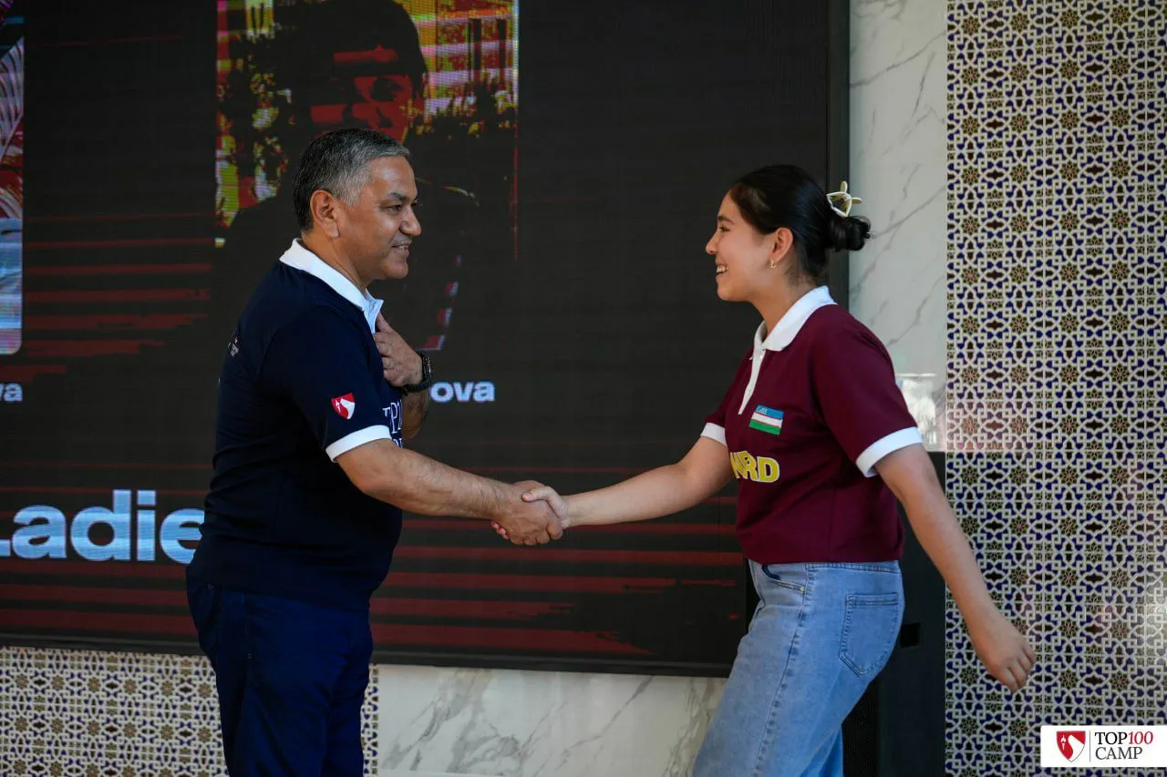 “Haverfordda birinchi oʻzbek qiziman”: AQSHning TOP universitetlaridan biriga 400 ming dollar miqdorida grant yutgan Navoiylik oʻquvchi qiz bilan suhbat