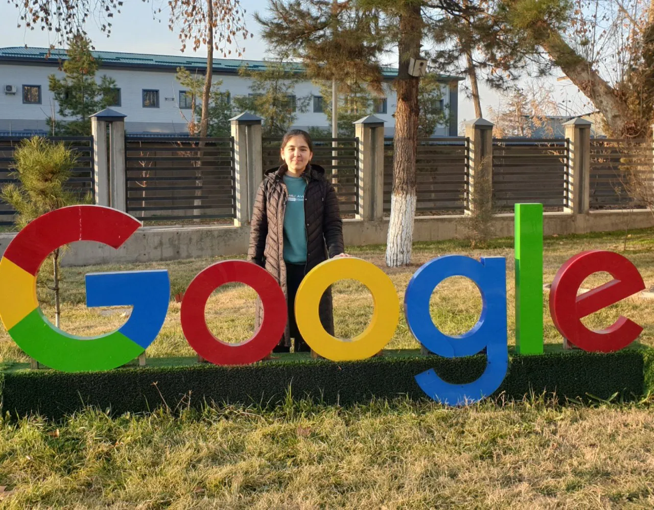 “Haverfordda birinchi oʻzbek qiziman”: AQSHning TOP universitetlaridan biriga 400 ming dollar miqdorida grant yutgan Navoiylik oʻquvchi qiz bilan suhbat