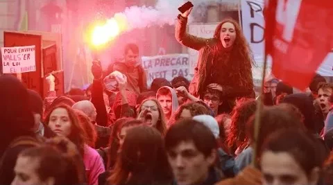 Ta’lim sharoitlari sabab Fransiyada yuzlab o‘quvchilar namoyishga chiqdi (video)