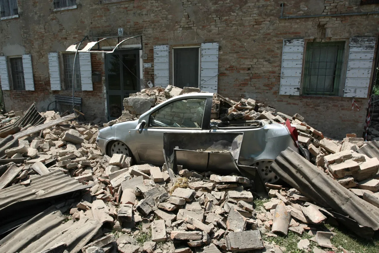 Italiyaning Sitsiliya orolida sodir bo‘lgan tornado maktabni vayron qildi, 11 kishi jarohatlandi