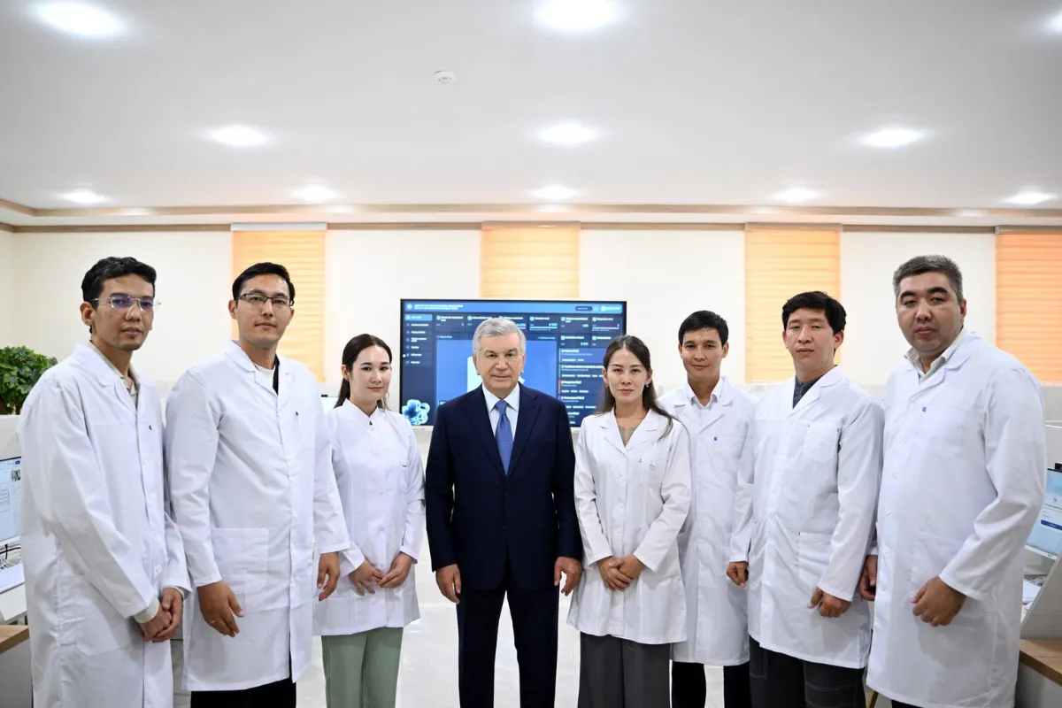 Prezident Shavkat Mirziyoyev Qoraqalpogʻiston ilmiy-amaliy tibbiyot akademiyasi faoliyati bilan tanishdi