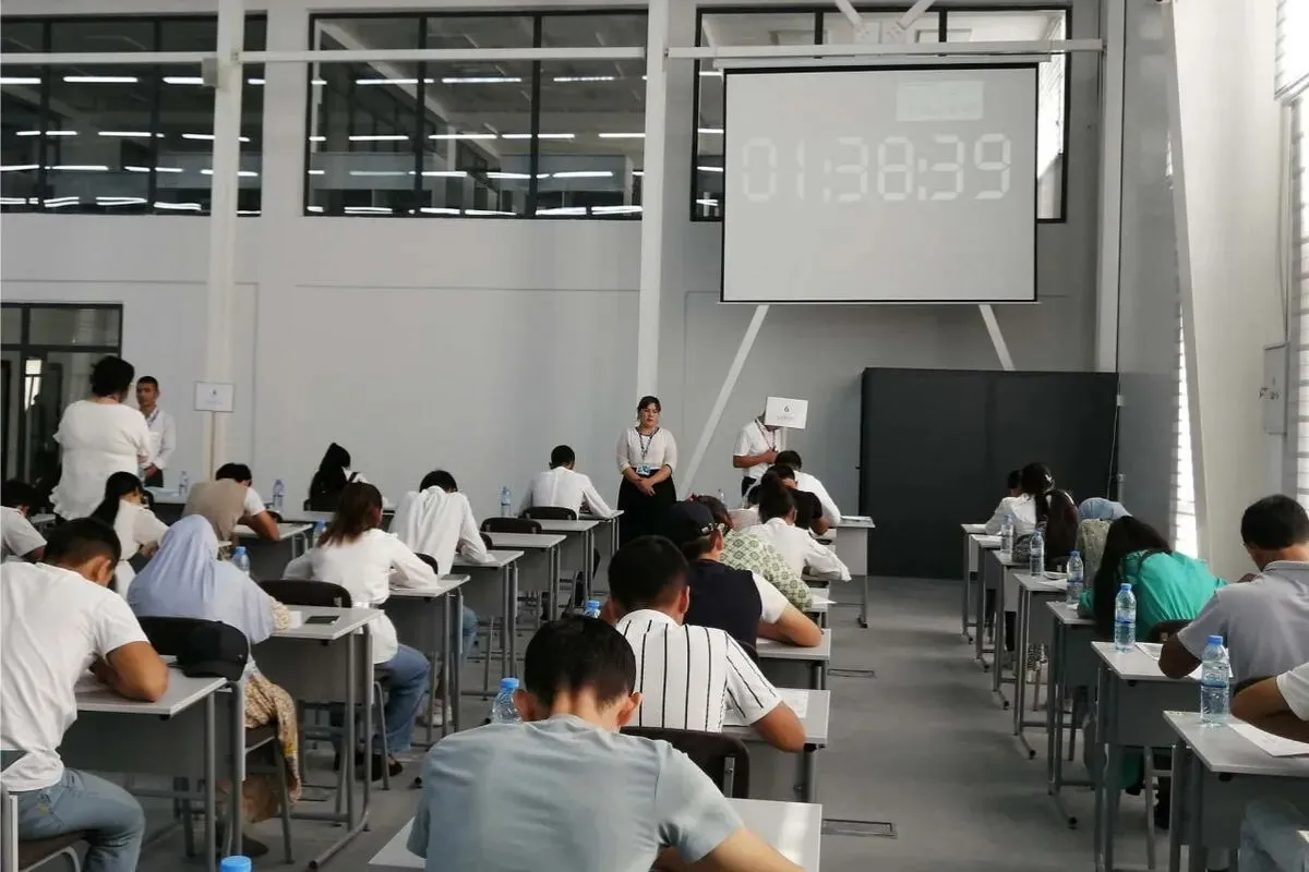 Ertadan kirish imtihonlari boshlanadi: imtihonlar bu yil ham onlayn translyatsiya qilinadimi?