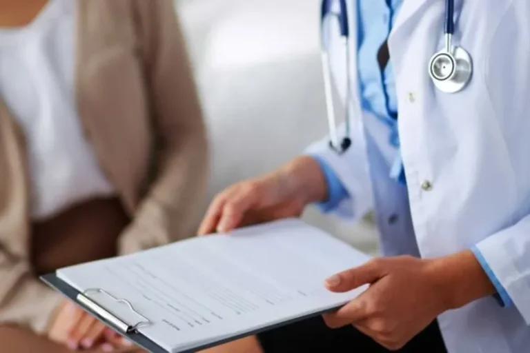 Pedagoglarni har yili majburiy tibbiy ko‘rikdan o‘tkazish bo‘yicha qaror loyihasi ishlab chiqildi