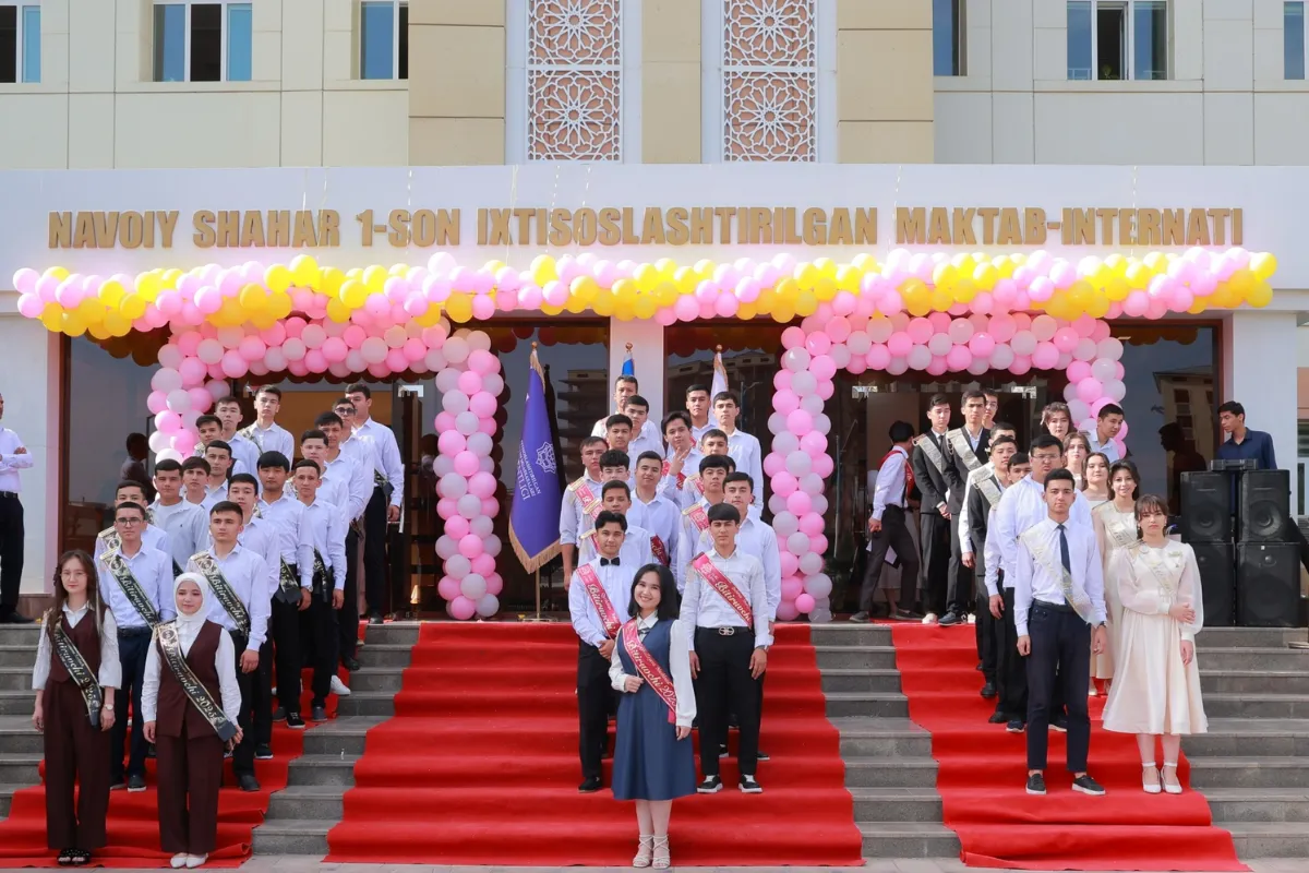 Navoiyda bir maktabning 40 foiz bitiruvchisi 189 ball bilan muddatidan oldin talabalikni naqd qildi