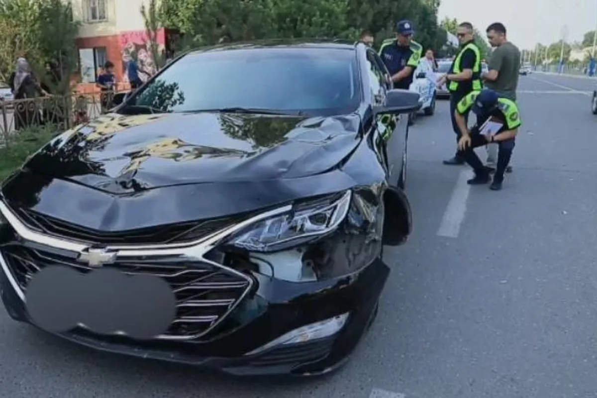 Fargʻonada voyaga yetmagan haydovchi 3 nafar 10 yoshli qizni urib yubordi. Ulardan biri vafot etdi