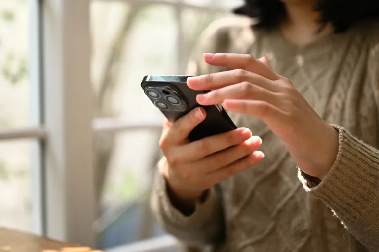 Maktablarda “Mutolaa” ilovasiga majburiy obuna targʻib qilinyaptimi? Rasmiylar izoh berdi