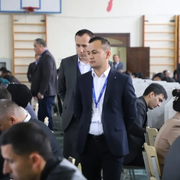 Pedagoglar attestatsiya va milliy sertifikat imtihoni uchun 50 foiz kamroq toʻlaydi: yana qaysi davlat xizmatlarini koʻrsatish arzonlashdi?