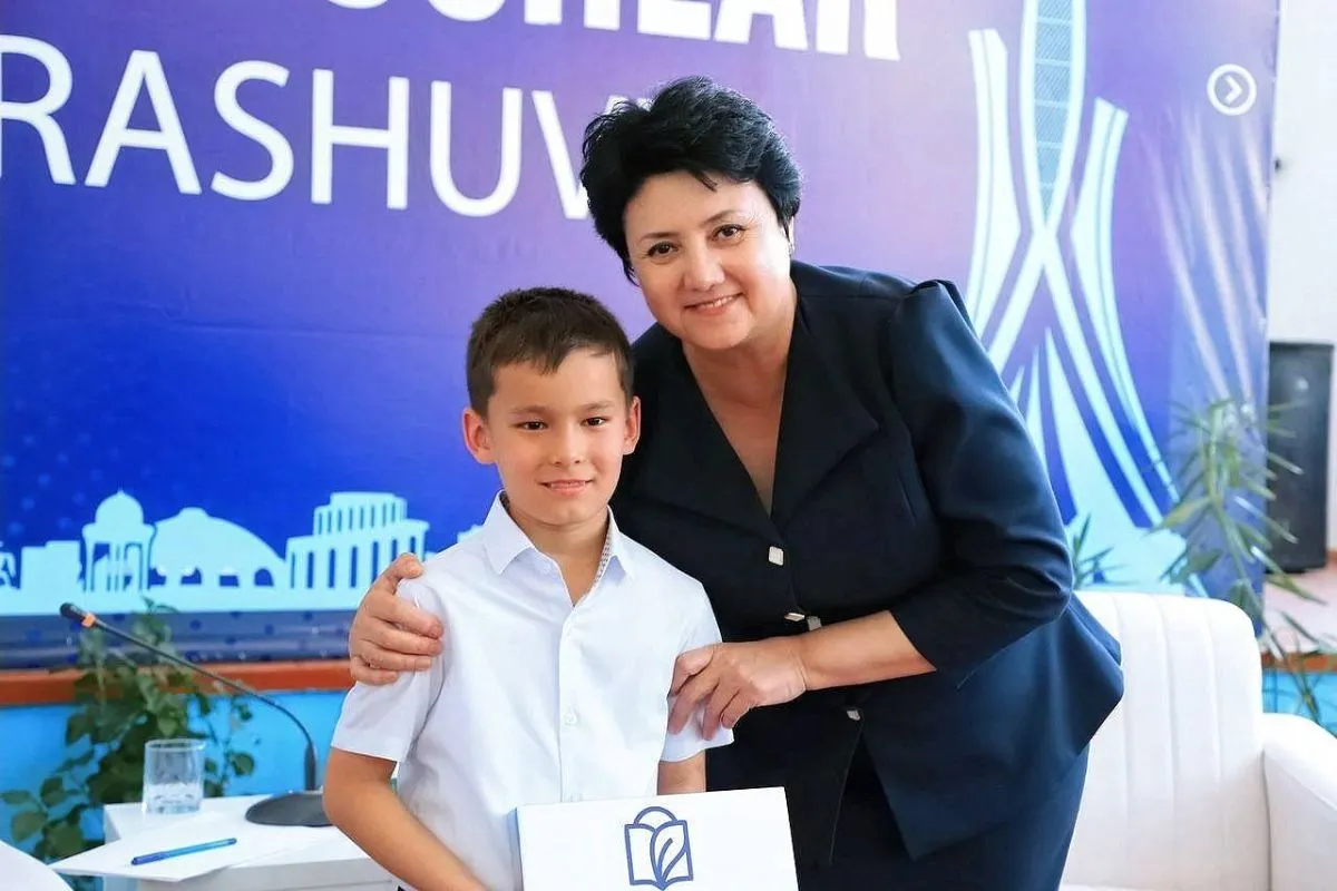 “Ingliz tilidan B2 darajani zabt etgan 8 yoshli Akbaralini topdim” — vazir Eʼzoza Karimova