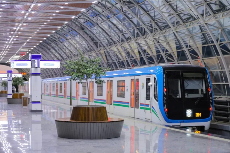 Yangi o‘quv yili: bugun 5 soat ichida 300 mingga yaqin yo‘lovchi metrodan foydalandi
