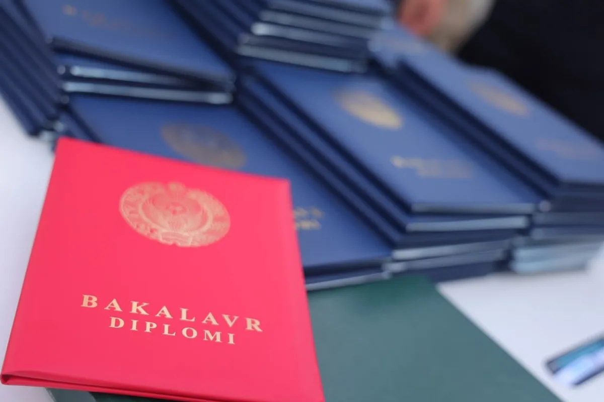 Endi universitetni imtiyozli diplom bilan bitirganlarga malaka toifasi attestatsiyasiz beriladi
