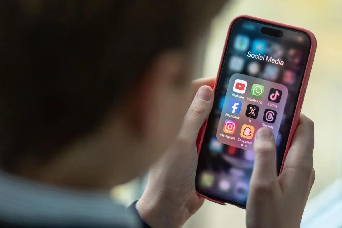 Maktabdagi otishmadan so‘ng Turkiya bolalarning ijtimoiy tarmoqlardan foydalanishini cheklamoqda