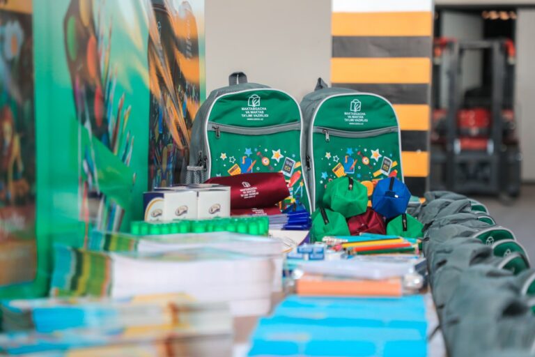 До 20 августа ученикам 1 класса будут вручены «президентские подарки»