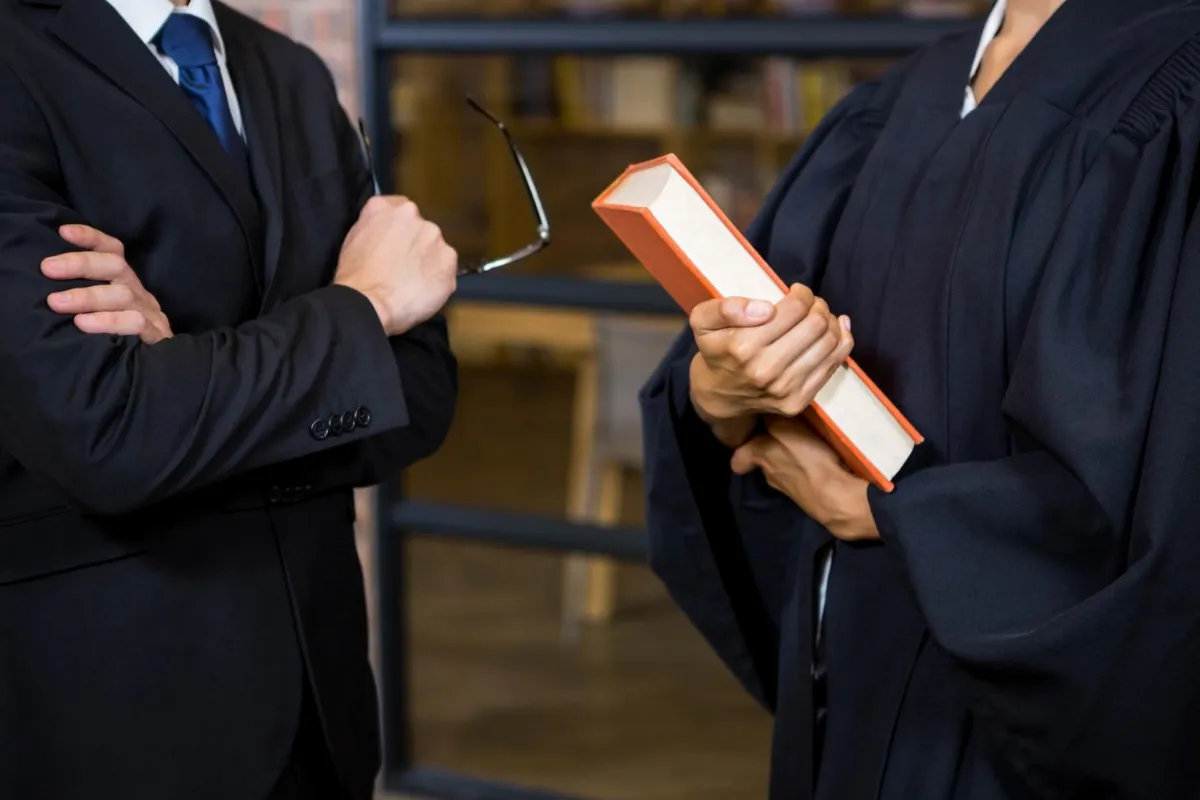 Toshkent davlat yuridik universitetida maxsus 3 yillik dastur asosida bakalavrlar tayyorlanadi